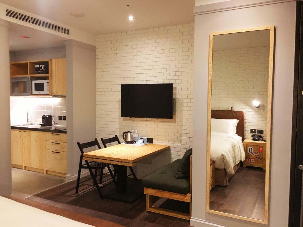 Just Sleep - Sanchong Hotel Taipei Bagian luar foto