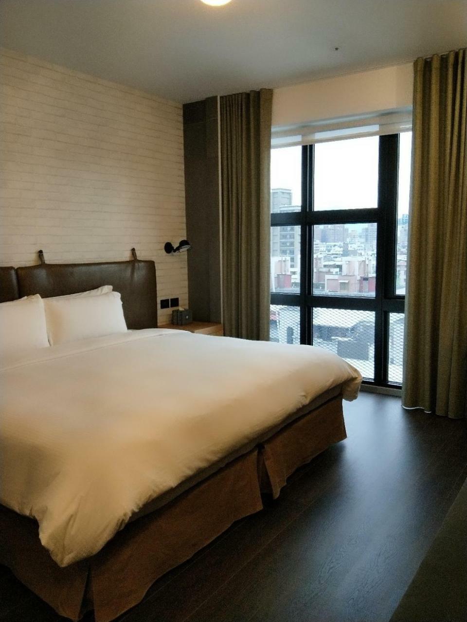 Just Sleep - Sanchong Hotel Taipei Bagian luar foto