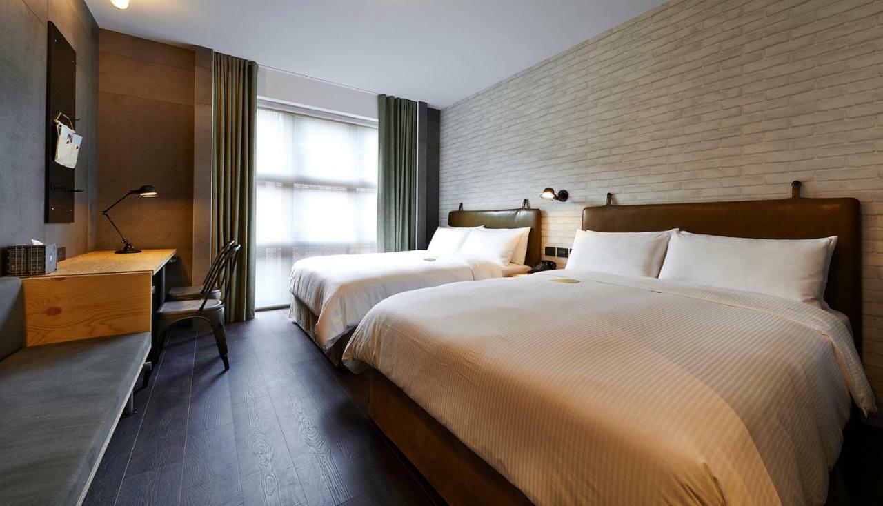 Just Sleep - Sanchong Hotel Taipei Bagian luar foto