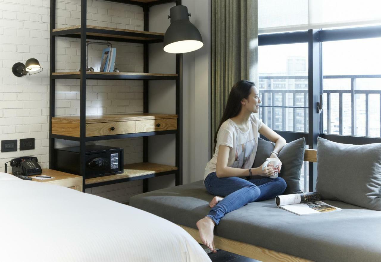Just Sleep - Sanchong Hotel Taipei Bagian luar foto